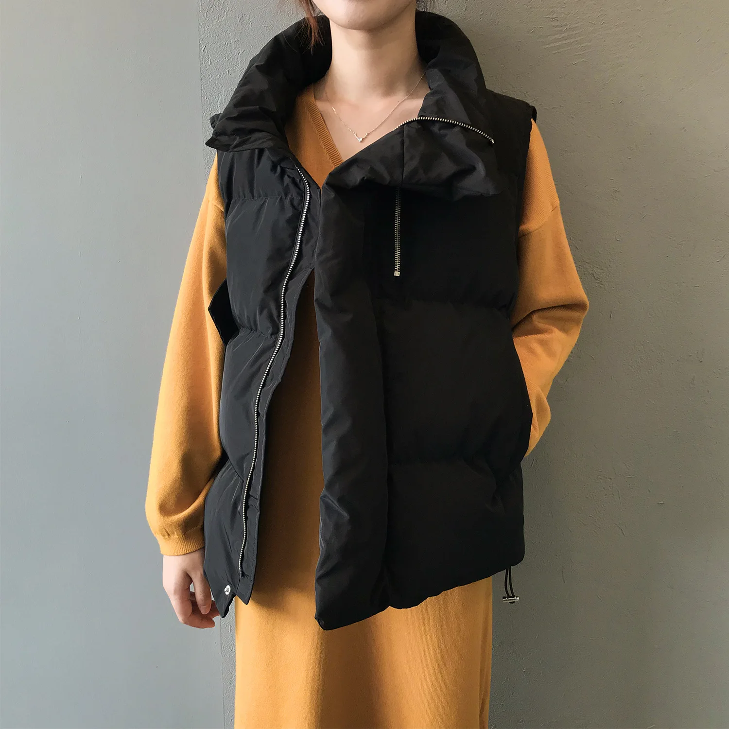 FNOCE 2020 winter new women's down cotton vest jackets fashion trends solid sleeveless stand collar thick warm parkas jackets
FNOCE 2020 winter new women's down cotton vest jackets fashion trends solid sleeveless stand collar thick warm parkas jackets