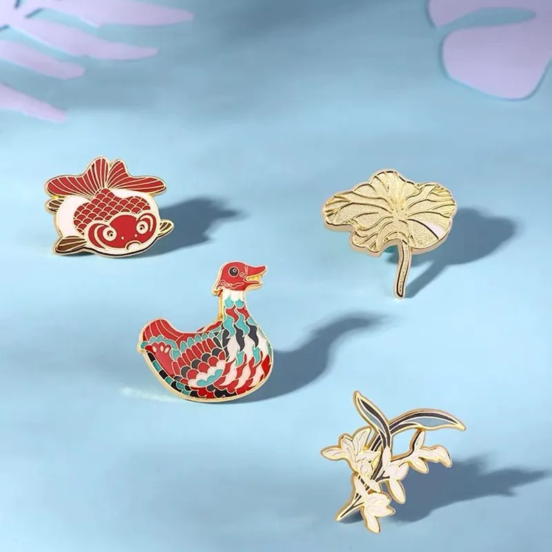 Брошь с изображением оленя, орхидеи, лотоса, листа, китайской утки, рыбы
Брошь с изображением оленя, орхидеи, лотоса, листа, китайской утки, рыбы