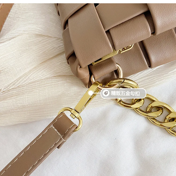 Fashion Weave Chain Shoulder Bag For Women PU Leather Crossbody Bag Solid Color Bag All-match Popular Designer Baguette Bag
Fashion Weave Chain Shoulder Bag For Women PU Leather Crossbody Bag Solid Color Bag All-match Popular Designer Baguette Bag