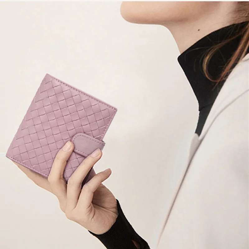 Women Woven Coin Purse Female Sheepskin Genuine Leather Zipper Two-fold Wallet Fashionable Multicolor Purse Ladies Small Wallet
Women Woven Coin Purse Female Sheepskin Genuine Leather Zipper Two-fold Wallet Fashionable Multicolor Purse Ladies Small Wallet