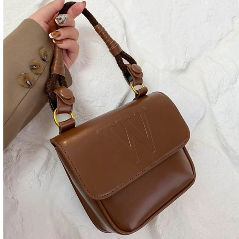 Trendy Small Cute Shoulder Flap Bag Women Luxury Designer 2021 Letter Wild Cross Body Bag Top-handle Handbags Sweet Lady Purses
Trendy Small Cute Shoulder Flap Bag Women Luxury Designer 2021 Letter Wild Cross Body Bag Top-handle Handbags Sweet Lady Purses