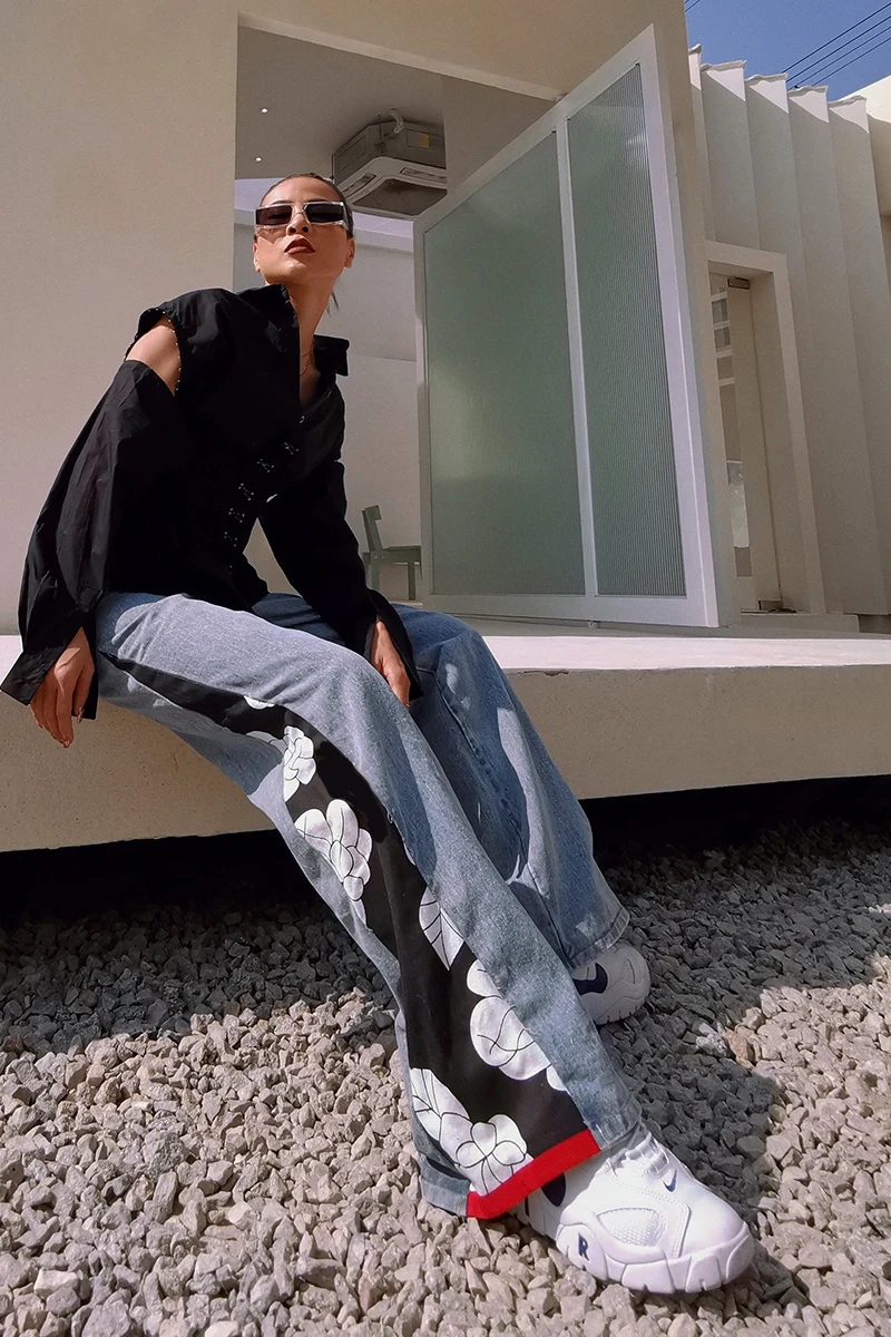 2021 Spring New Street Style European Flower Stitching Contrast Color Bell-Bottom Pants High Waist Jeans All-Matching
2021 Spring New Street Style European Flower Stitching Contrast Color Bell-Bottom Pants High Waist Jeans All-Matching