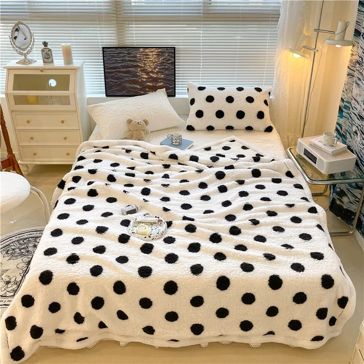 Thickened Winter Lamb Wool Blanket By Teddy Wool Air Conditioning Blanket Office Nap Blanket Sofa Cover Blanket
Thickened Winter Lamb Wool Blanket By Teddy Wool Air Conditioning Blanket Office Nap Blanket Sofa Cover Blanket