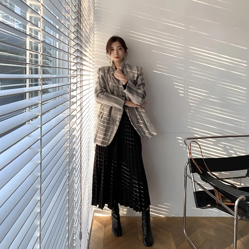 Size Women Big Striped Woolen Blazer New Notched Long Sleeve Loose Fit Jacket Fashion Tide Autumn Winter 2021 1DD2440
Size Women Big Striped Woolen Blazer New Notched Long Sleeve Loose Fit Jacket Fashion Tide Autumn Winter 2021 1DD2440