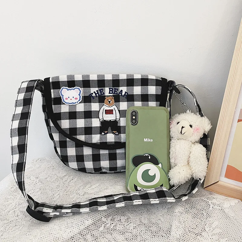 Canvas Mini Messenger Purses and Handbags for Women 2021 Girls Female Shoppers Casual New Fashion Letter Bear Embroidery Wallets
Canvas Mini Messenger Purses and Handbags for Women 2021 Girls Female Shoppers Casual New Fashion Letter Bear Embroidery Wallets