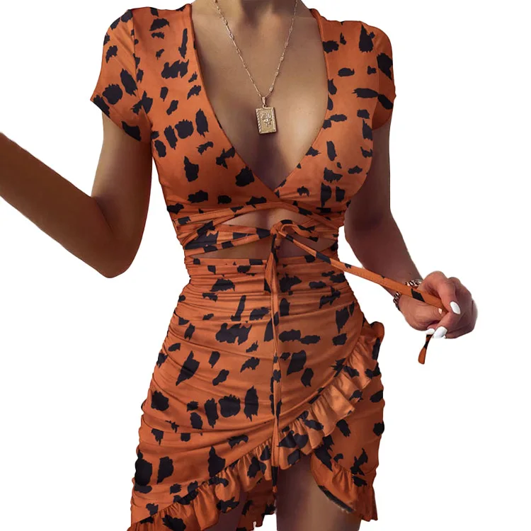 2021 summer new style skirt V-neck printing irregular hip dress with thin temperament
2021 summer new style skirt V-neck printing irregular hip dress with thin temperament