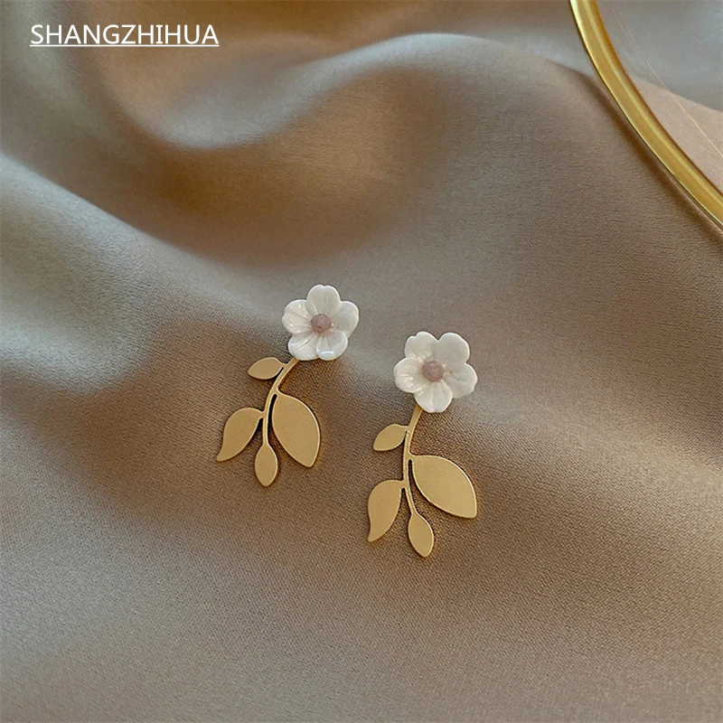 Korea pure and fresh and lovely youth girl flower ear nail, quietly elegant street pats fashionable woman earring
Korea pure and fresh and lovely youth girl flower ear nail, quietly elegant street pats fashionable woman earring