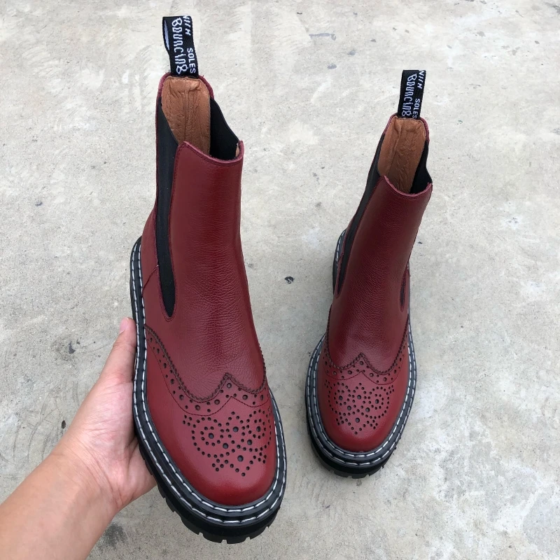 INS HOT women's ankle boots natural leather European and American Brock carved Chelsea boots woman winter boots British style
INS HOT women's ankle boots natural leather European and American Brock carved Chelsea boots woman winter boots British style