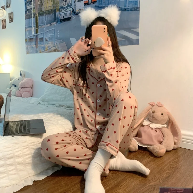 Корейская розовая пижама с леопардовым принтом для женщин
Корейская розовая пижама с леопардовым принтом для женщин