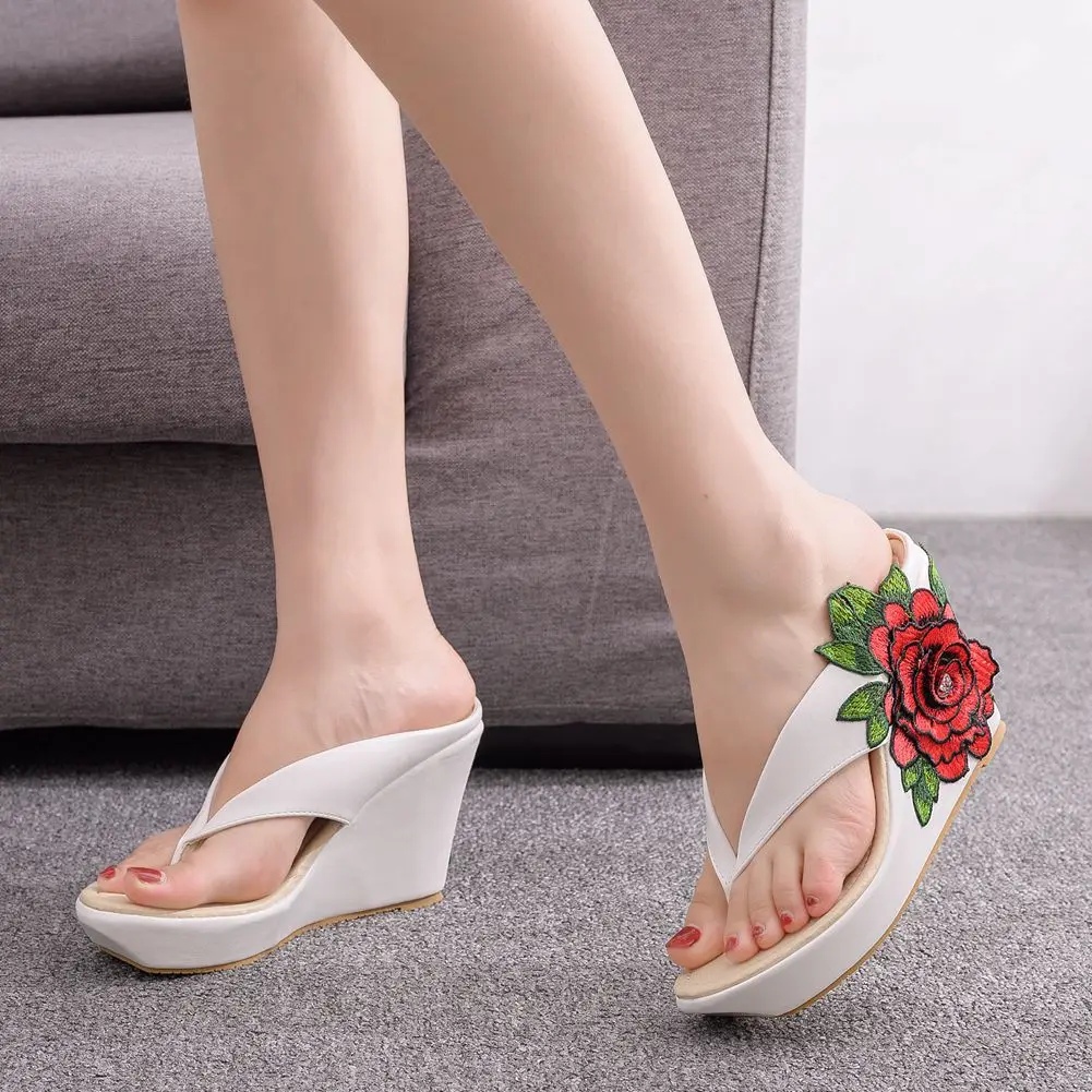 Woman Slippers Home Slippers Casual Beach Flip Flops Sandals Women Wedge Sandals Summer Embroidered Flowers High Heel Slippers
Woman Slippers Home Slippers Casual Beach Flip Flops Sandals Women Wedge Sandals Summer Embroidered Flowers High Heel Slippers
