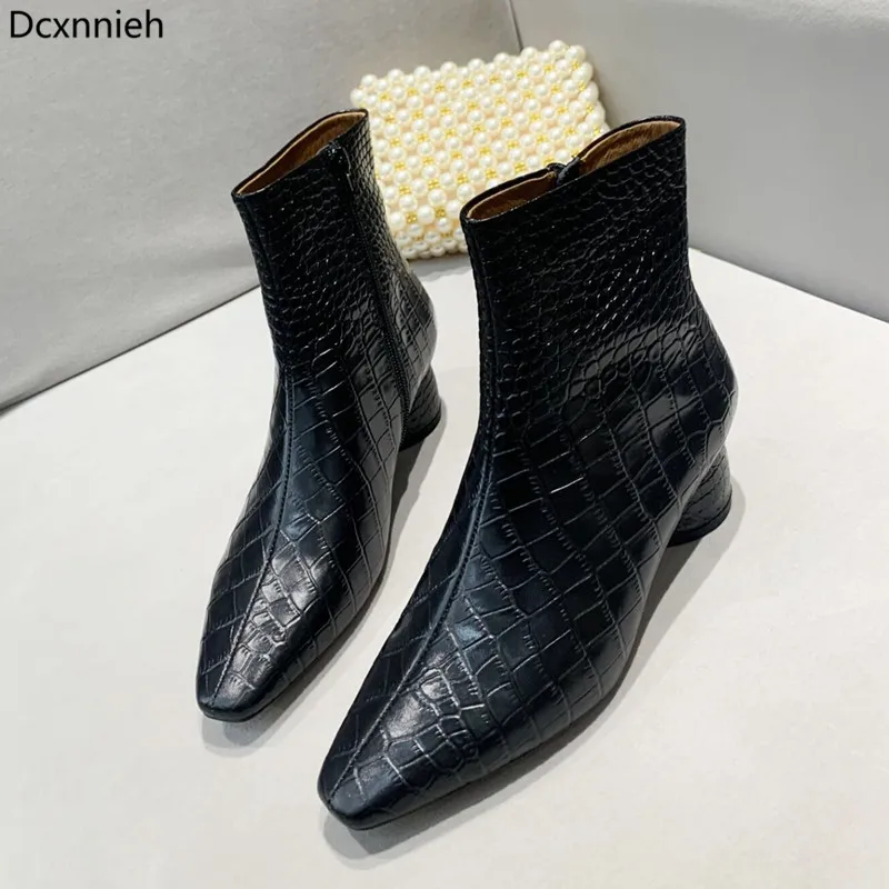 New Autumn Pointed Toe Chelsea Boots Women Genuine Leather Round Toe Ankle Boots For Woman Runway Crocodile pattern Booots Mujer
New Autumn Pointed Toe Chelsea Boots Women Genuine Leather Round Toe Ankle Boots For Woman Runway Crocodile pattern Booots Mujer