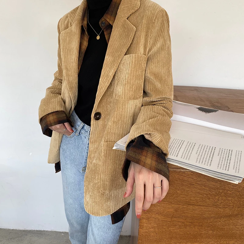 HziriP Vintage Corduroy Striped Casual Elegance 2021 Retro Chic High Quality Jackets Streetwear Female Outwear Blazers Coats
HziriP Vintage Corduroy Striped Casual Elegance 2021 Retro Chic High Quality Jackets Streetwear Female Outwear Blazers Coats