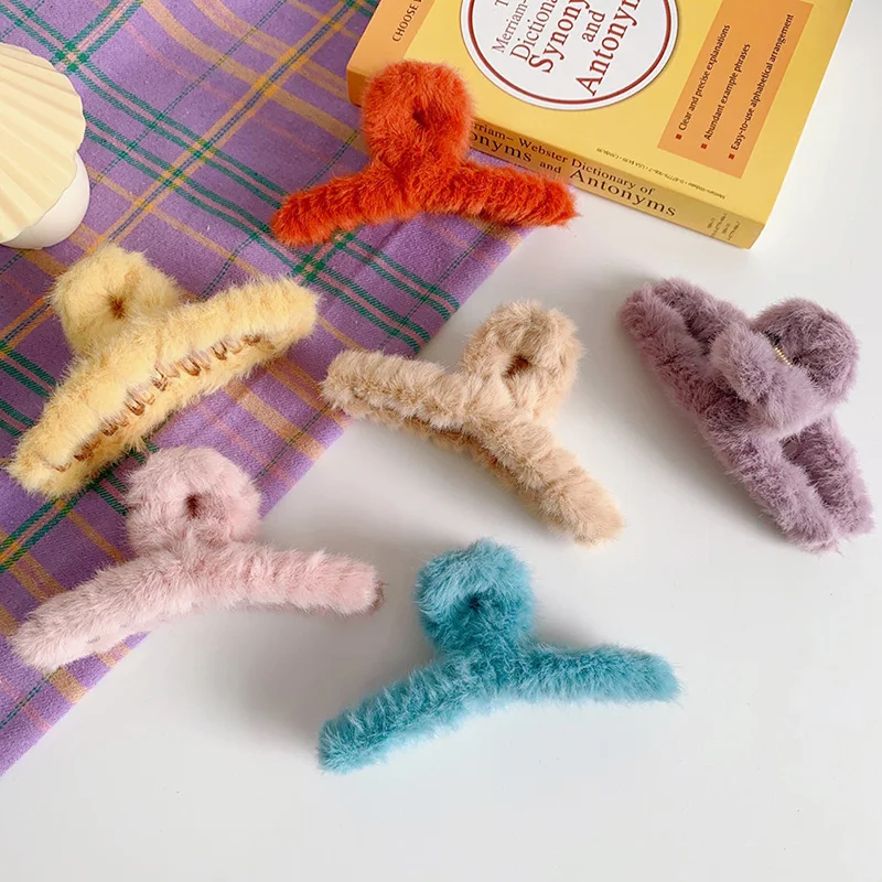 Winter New Women Girls Cute Colorful Soft Plush Hair Claws Sweet Hair Holder Headband Hair Clip Hairpin Fashion Hair Accessories
Winter New Women Girls Cute Colorful Soft Plush Hair Claws Sweet Hair Holder Headband Hair Clip Hairpin Fashion Hair Accessories