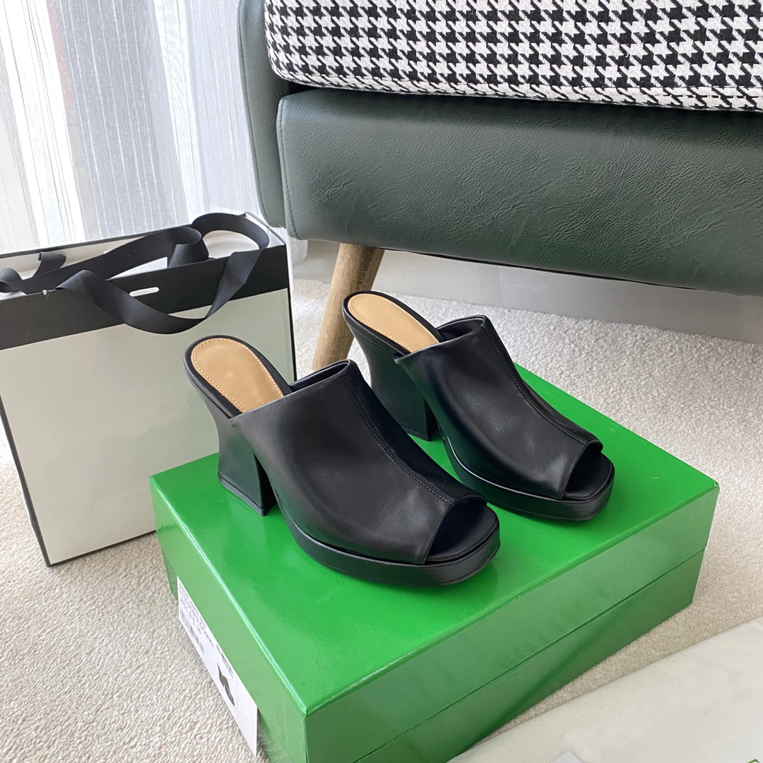 2021 Summer New Fashion Ladies Casual Leather Fish Mouth Good Quality Women Sandals 
2021 Summer New Fashion Ladies Casual Leather Fish Mouth Good Quality Women Sandals