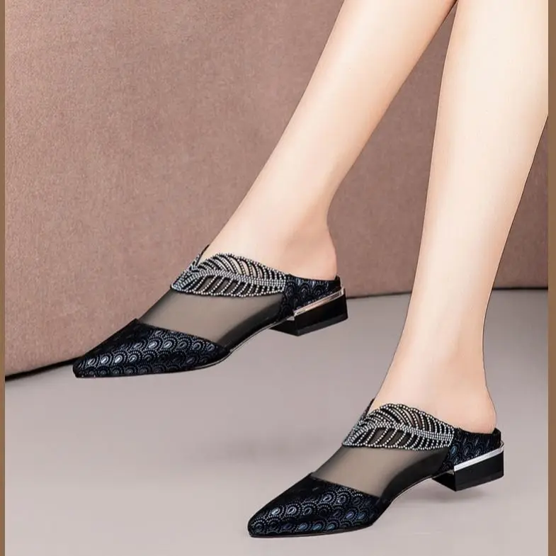 2021 Summer New Mesh Sandals Wear Half Slippers Fashion Hollow Baotou Thick Heel Low Heel Sandals
2021 Summer New Mesh Sandals Wear Half Slippers Fashion Hollow Baotou Thick Heel Low Heel Sandals