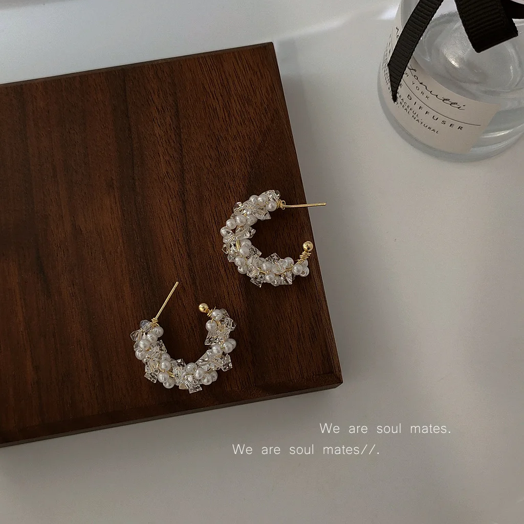S925 Handmade C-Shaped Earrings Crystal Geometric Round Fashion Classic Retro Earrings Female Tide 2021 New
S925 Handmade C-Shaped Earrings Crystal Geometric Round Fashion Classic Retro Earrings Female Tide 2021 New