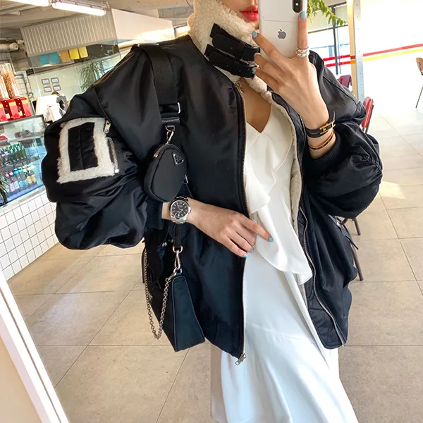 Fake fur patchwork motorcycle padded jacket thickened long-sleeved short coat winter 2021 warm cotton jackets
Fake fur patchwork motorcycle padded jacket thickened long-sleeved short coat winter 2021 warm cotton jackets