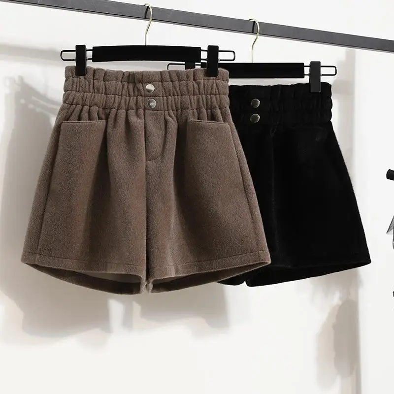 Autumn Winter Women Casual Wool Shorts Women Solid Elastic High Waist Wide Leg Short Pants Female Pockets Warm Loose Shorts R193
Autumn Winter Women Casual Wool Shorts Women Solid Elastic High Waist Wide Leg Short Pants Female Pockets Warm Loose Shorts R193