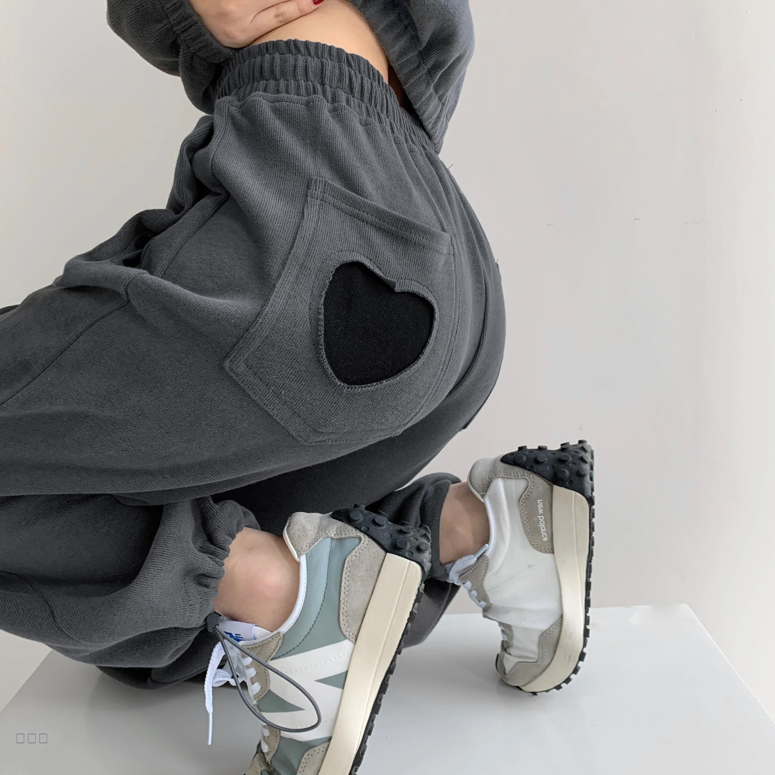 2021New Extra Large Size 2-300 Kg Love Label Drawstring Leggings Pants Female Fleshy Girl Gray Loose Sports Straight Harem Pants
2021New Extra Large Size 2-300 Kg Love Label Drawstring Leggings Pants Female Fleshy Girl Gray Loose Sports Straight Harem Pants