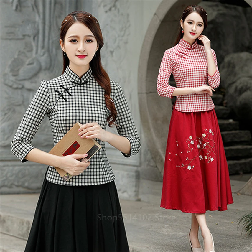 Women Cheongsam Tops Chinese Traditional Qipao Dress Ladies Classic Linen Plaid Shirts Skirt New Year Vintage Cultural Tang Suit
Women Cheongsam Tops Chinese Traditional Qipao Dress Ladies Classic Linen Plaid Shirts Skirt New Year Vintage Cultural Tang Suit