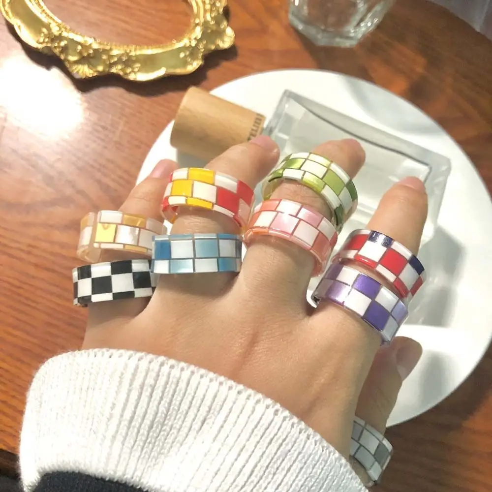 2021 New Colorful Checkerboard Stitching Plaid Resin Acrylic Open Couple Rings Black and White Simple Retro Ring Female Jewelry
2021 New Colorful Checkerboard Stitching Plaid Resin Acrylic Open Couple Rings Black and White Simple Retro Ring Female Jewelry