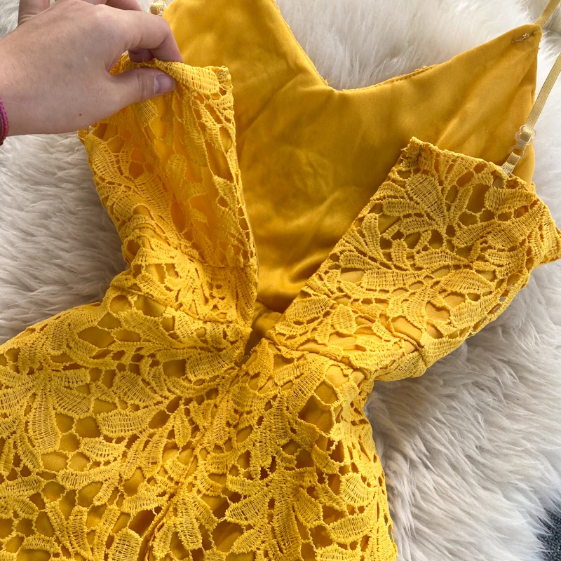 Lace Dress Women Solid Summer Sleeveless Bodycon Mini Dress V-neck Spaghetti Strap Slim Short Club Party Dress Vestidos
Lace Dress Women Solid Summer Sleeveless Bodycon Mini Dress V-neck Spaghetti Strap Slim Short Club Party Dress Vestidos