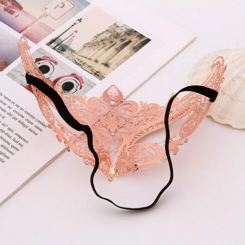 Phantom Metal Laser Cut Rose Gold Wedding Party Mask Women Crown Costume Venetian Filigree Cosplay Masquerade Masks
Phantom Metal Laser Cut Rose Gold Wedding Party Mask Women Crown Costume Venetian Filigree Cosplay Masquerade Masks