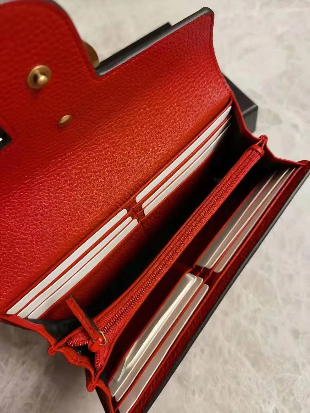 2021 new high-quality luxury designer fashion large-capacity ladies wallet simple and generous brand wallet wallet women
2021 new high-quality luxury designer fashion large-capacity ladies wallet simple and generous brand wallet wallet women