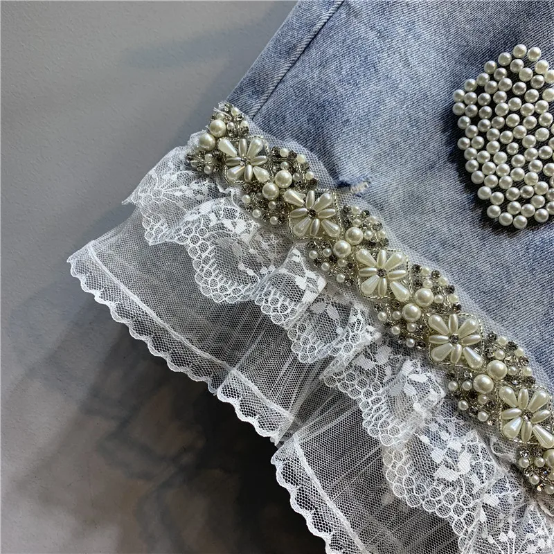 2021 Summer Female New European Beads Rhinestones Lace Stitching Denim Shorts Women's Fashion Western Straight-Leg Short Jeans
2021 Summer Female New European Beads Rhinestones Lace Stitching Denim Shorts Women's Fashion Western Straight-Leg Short Jeans