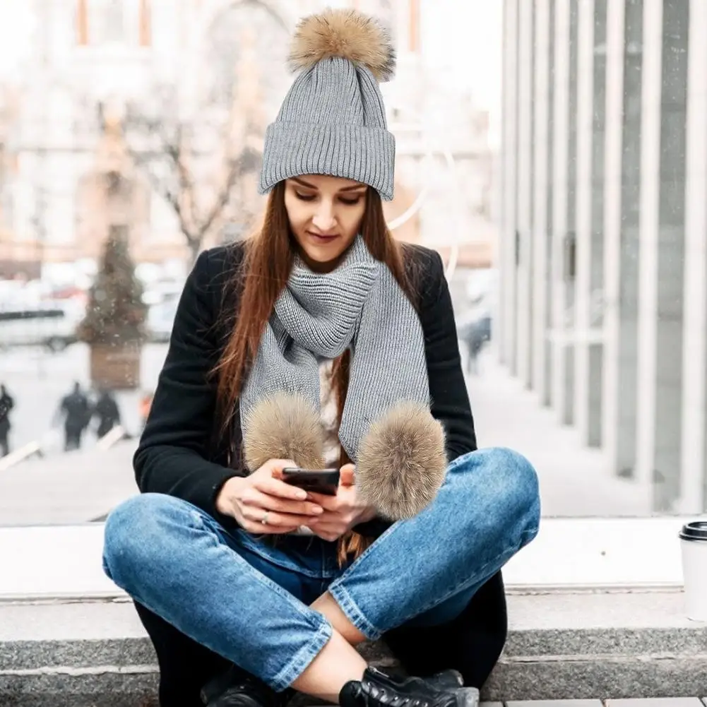Winter Hat And Scarf Set Exquisite Warm Parent-child Hat Suit Knitted Beanies Women With Fleece Balls
Winter Hat And Scarf Set Exquisite Warm Parent-child Hat Suit Knitted Beanies Women With Fleece Balls