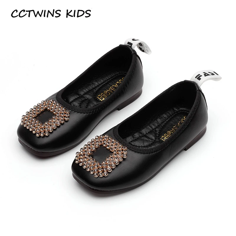 2020 детские осенние модные лоферы из искусственной кожи на плоской подошве для маленьких девочек; Брендовые слипоны со стразами; PY-MJ-051
2020 детские осенние модные лоферы из искусственной кожи на плоской подошве для маленьких девочек; Брендовые слипоны со стразами; PY-MJ-051