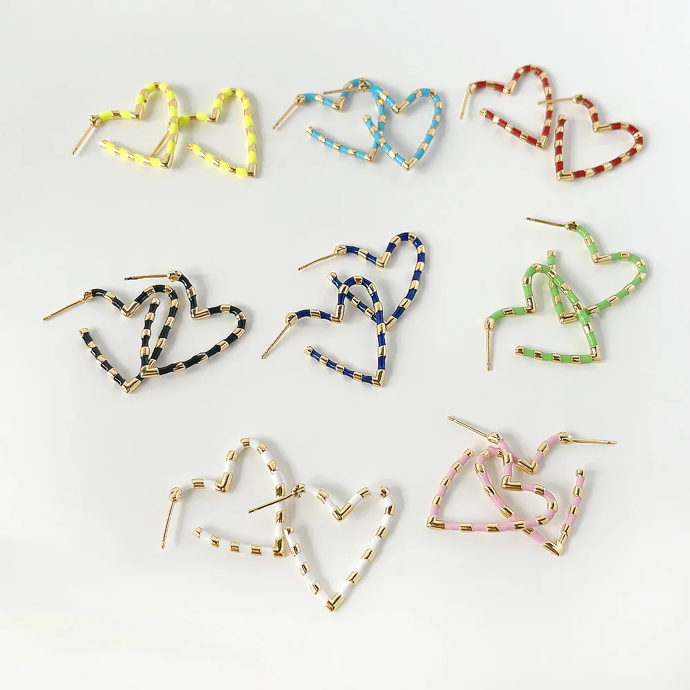 LOVOACC Romantic Contrast Color Love Heart Enamel Surround Brass Hoop Earrings for Women Rainbow Love Huggie Earring Jewelry
LOVOACC Romantic Contrast Color Love Heart Enamel Surround Brass Hoop Earrings for Women Rainbow Love Huggie Earring Jewelry