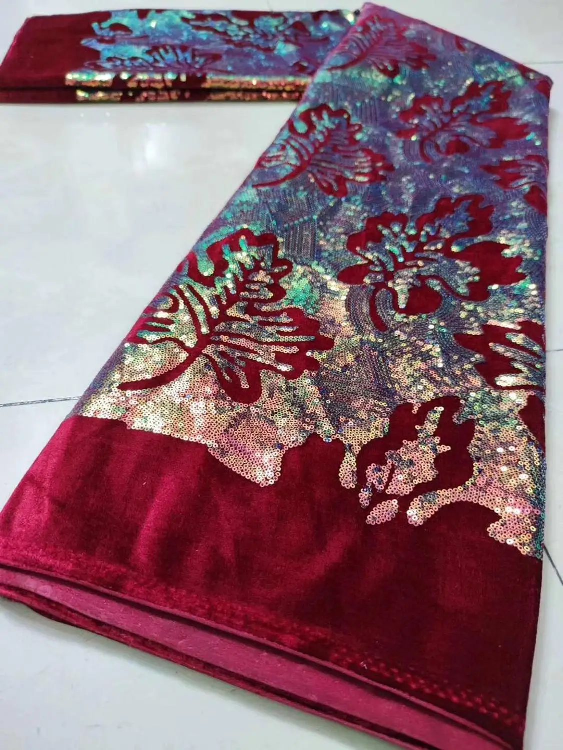 Nigerian Lace Fabric 2020 5yards Sequins Velvet Lace Fabric Embroidered Tulle African Velvet Lace Fabric
Nigerian Lace Fabric 2020 5yards Sequins Velvet Lace Fabric Embroidered Tulle African Velvet Lace Fabric