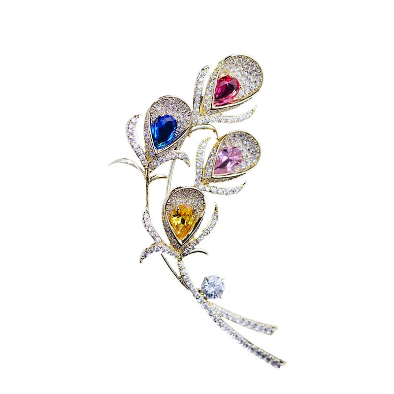 Colored Cubic Zirconia Feather Brooches For Women Pin Suit Coat Decoration Corsage, Green Crystal brooches Jewelry New Year Gift
Colored Cubic Zirconia Feather Brooches For Women Pin Suit Coat Decoration Corsage, Green Crystal brooches Jewelry New Year Gift