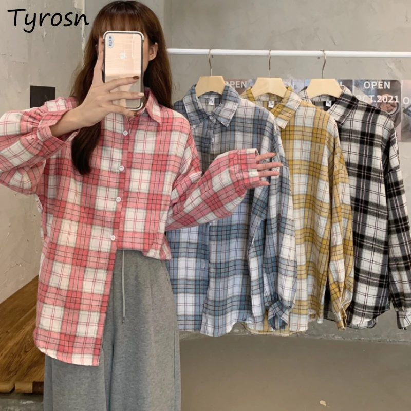 Рубашка женская клетчатая однобортная в стиле ретро, повседневная универсальная блузка с длинным рукавом в стиле Харадзюку, Молодежная вер... 
Рубашка женская клетчатая однобортная в стиле ретро, повседневная универсальная блузка с длинным рукавом в стиле Харадзюку, Молодежная вер...