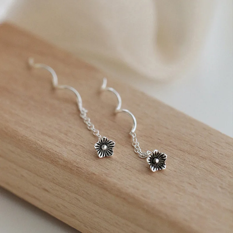 Long Tassel Flower Vintage Wave Daisy Earrings for Women Chain Piercing Dangle Earrings Wedding Jewelry Fashion Gift Girlfriend
Long Tassel Flower Vintage Wave Daisy Earrings for Women Chain Piercing Dangle Earrings Wedding Jewelry Fashion Gift Girlfriend
