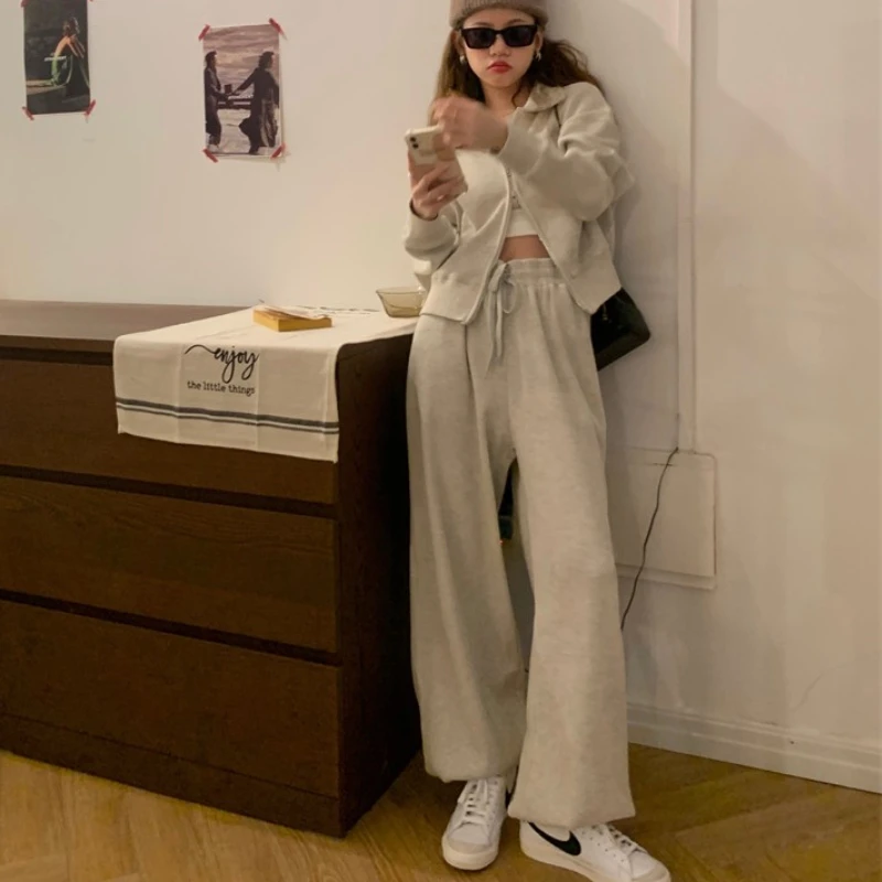 Костюм спортивный женский однотонный из 2 предметов, повседневный Свободный кардиган на молнии, спортивные штаны с кулиской, домашняя одежд...
Костюм спортивный женский однотонный из 2 предметов, повседневный Свободный кардиган на молнии, спортивные штаны с кулиской, домашняя одежд...