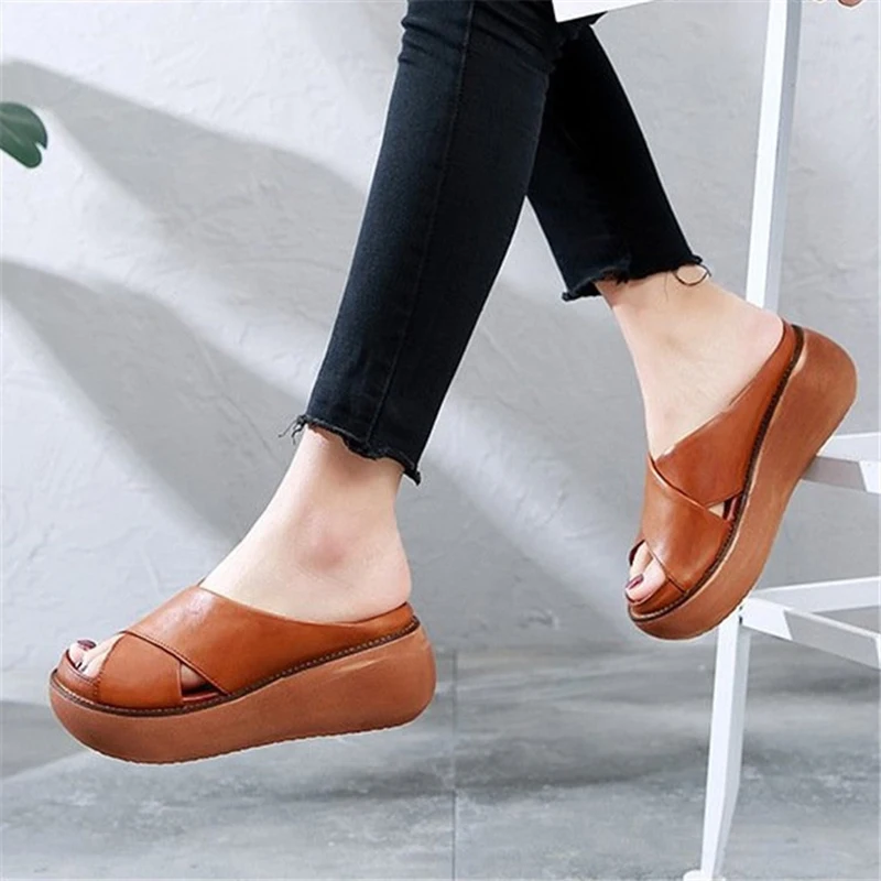 2021 Women's Slippers Summer New Fashion Retro Cross Sandals Plus Size European And American Casual Flat Outdoor Slippers 35-43
2021 Women's Slippers Summer New Fashion Retro Cross Sandals Plus Size European And American Casual Flat Outdoor Slippers 35-43