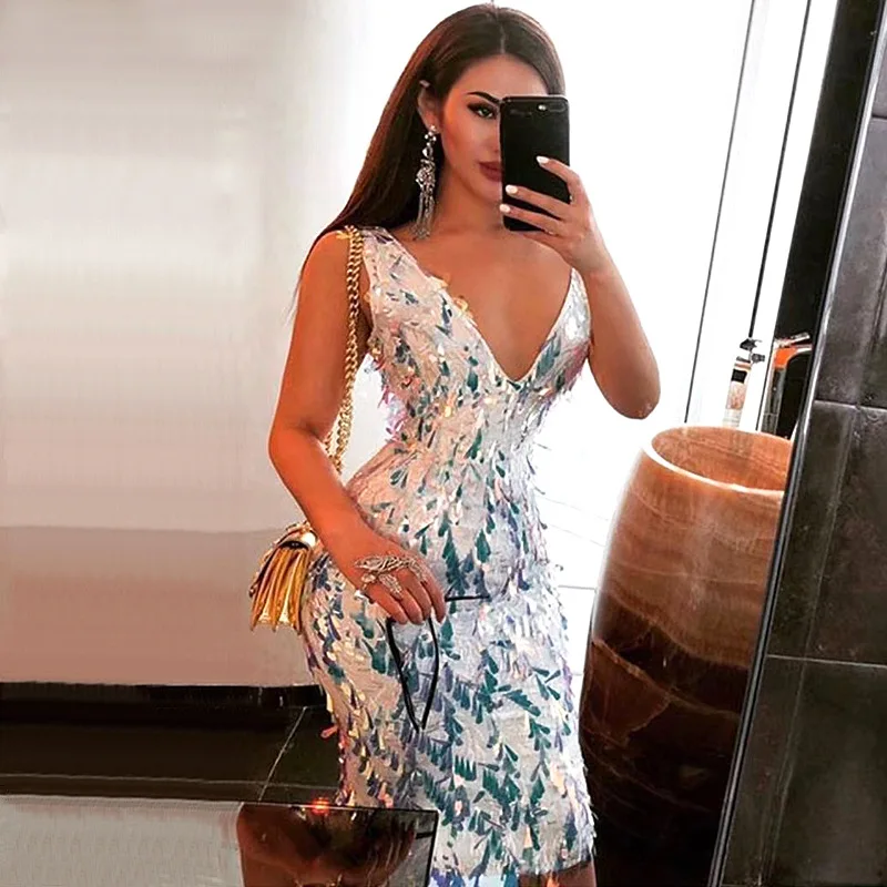 Sexy Deep V Fashion Sequined Flash Hip Dress Short Sexy Spandex DS Dress Women Singer Birthday Outfit Celebrate Evening Dress
Sexy Deep V Fashion Sequined Flash Hip Dress Short Sexy Spandex DS Dress Women Singer Birthday Outfit Celebrate Evening Dress