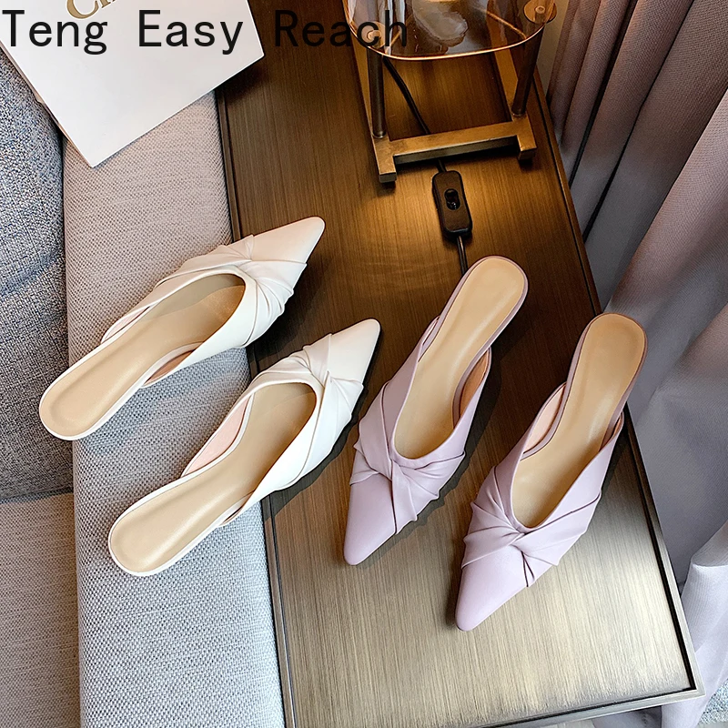 Pointed Toe Women Mules Genuine Leather Shallow Mouth 2021 Trend Shoes Woman Heels Fashion Working Office Sandals Women white
Pointed Toe Women Mules Genuine Leather Shallow Mouth 2021 Trend Shoes Woman Heels Fashion Working Office Sandals Women white