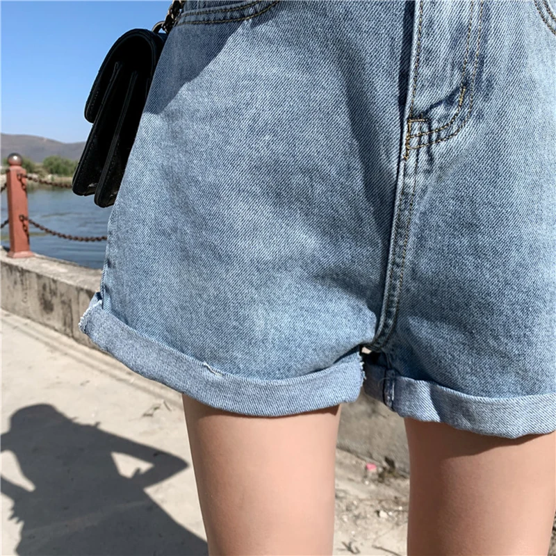 Free Belt High Waist Denim Crimping Shorts For Women Summer 2020 New Arrival Blue Jean Shorts Pockets Loose Pockets Jeans Short
Free Belt High Waist Denim Crimping Shorts For Women Summer 2020 New Arrival Blue Jean Shorts Pockets Loose Pockets Jeans Short