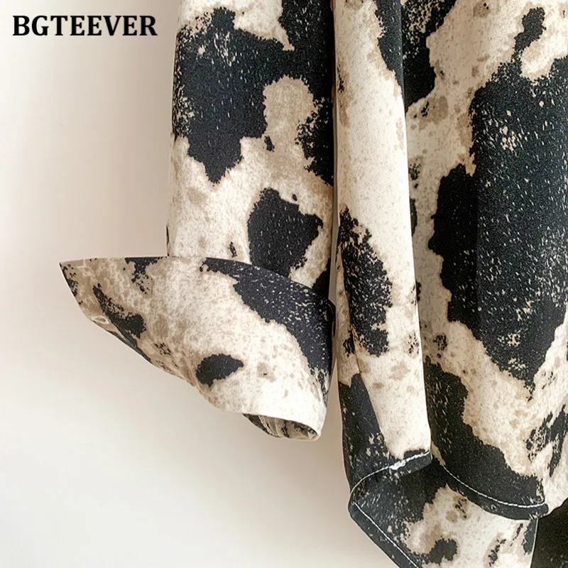 BGTEEVER New Fashion Printed Women Blouses Tops Full Sleeve Loose Female Single-breasted Shirts Blusas Mujer Spring 2021
BGTEEVER New Fashion Printed Women Blouses Tops Full Sleeve Loose Female Single-breasted Shirts Blusas Mujer Spring 2021