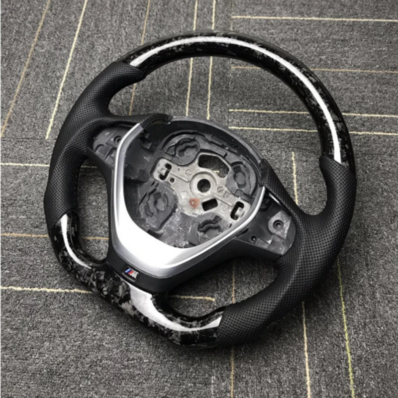 Forged Carbon fiber steering wheel For BMW 328i F30 F35 2013-2019 Surrounded by perforated leather assembly Shifter position
Forged Carbon fiber steering wheel For BMW 328i F30 F35 2013-2019 Surrounded by perforated leather assembly Shifter position