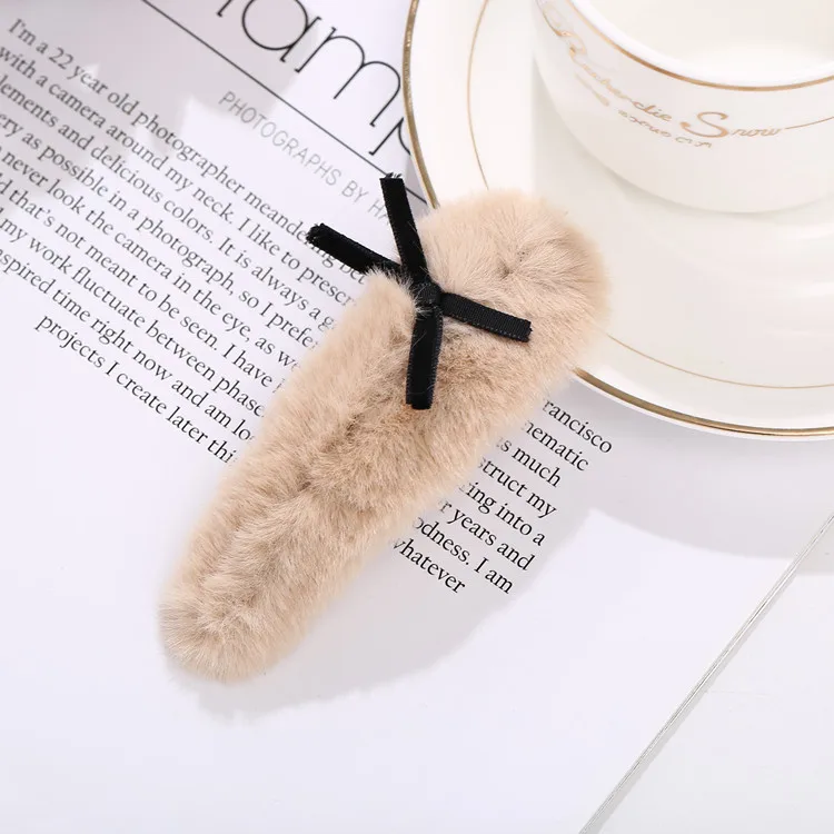 New Korean Version Of Simple Children's Hairpin Personality Love Hairdressing Cute Children Bb Clip Temperament Bow Edge Clip
New Korean Version Of Simple Children's Hairpin Personality Love Hairdressing Cute Children Bb Clip Temperament Bow Edge Clip