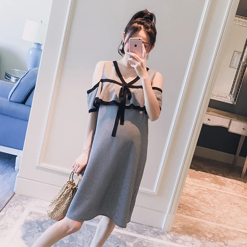 Maternity Casual Dress Pregnant Women Summer Dresses Korean Version V-neck Open-shoulder Plaid Lotus Leaf Edge Women Dresses
Maternity Casual Dress Pregnant Women Summer Dresses Korean Version V-neck Open-shoulder Plaid Lotus Leaf Edge Women Dresses