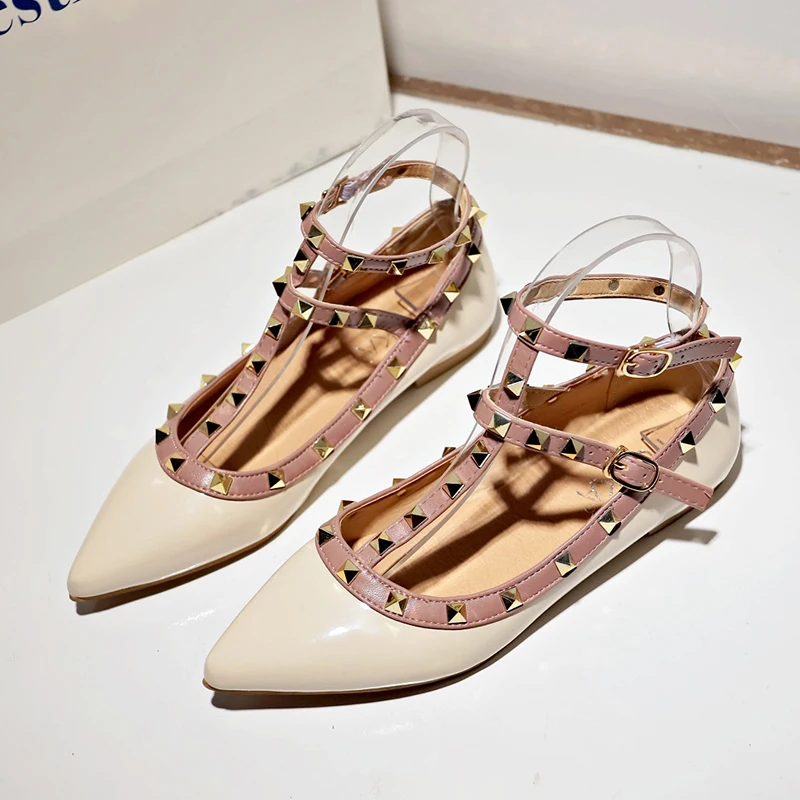Single shoes women's new fashion all-match pointed shallow rivets flat buckle flat fairy style women's shoes
Single shoes women's new fashion all-match pointed shallow rivets flat buckle flat fairy style women's shoes