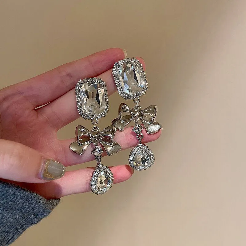 Korean Fashion Rhinestone Hollow Square Drop Earrings For Women Girls Waterdrop Crystal Oorbellen Jewelry
Korean Fashion Rhinestone Hollow Square Drop Earrings For Women Girls Waterdrop Crystal Oorbellen Jewelry