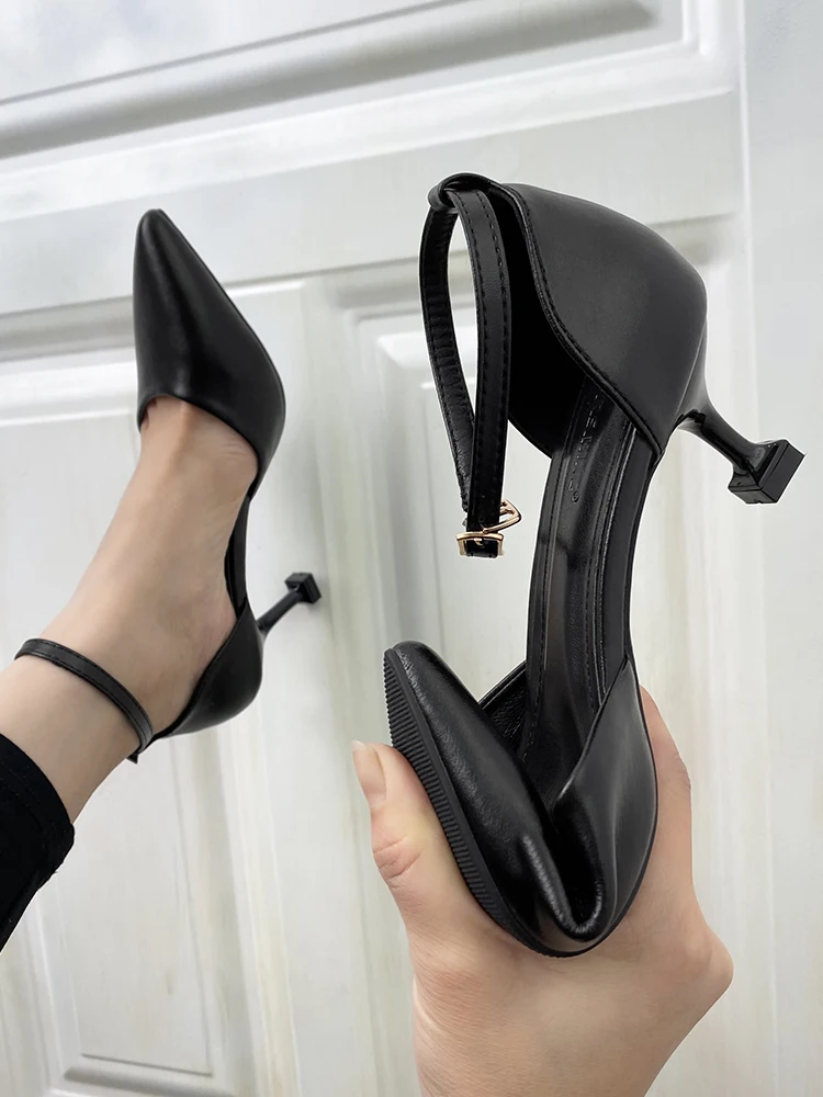 High Heels Thin Heels 2022 New One Line Buckle Sandals Women's Pointed Cat Heels Temperament Shoes
High Heels Thin Heels 2022 New One Line Buckle Sandals Women's Pointed Cat Heels Temperament Shoes