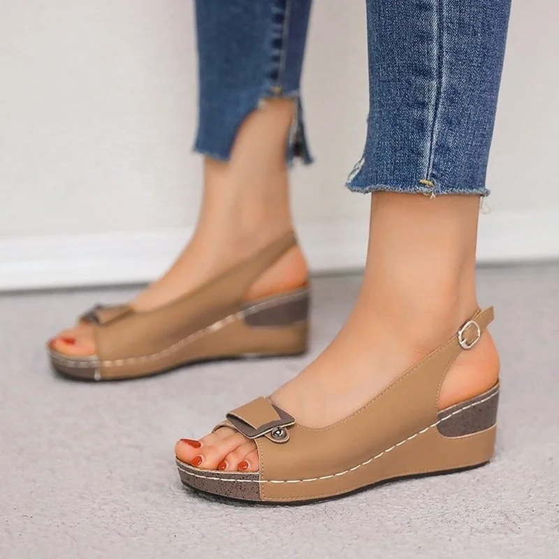 Fashion Slippery Fish Mouth Sandals Women's Large Size Slippers Buckle Casual Women's Shoes Ladies Shoes Platform Sandals
Fashion Slippery Fish Mouth Sandals Women's Large Size Slippers Buckle Casual Women's Shoes Ladies Shoes Platform Sandals
