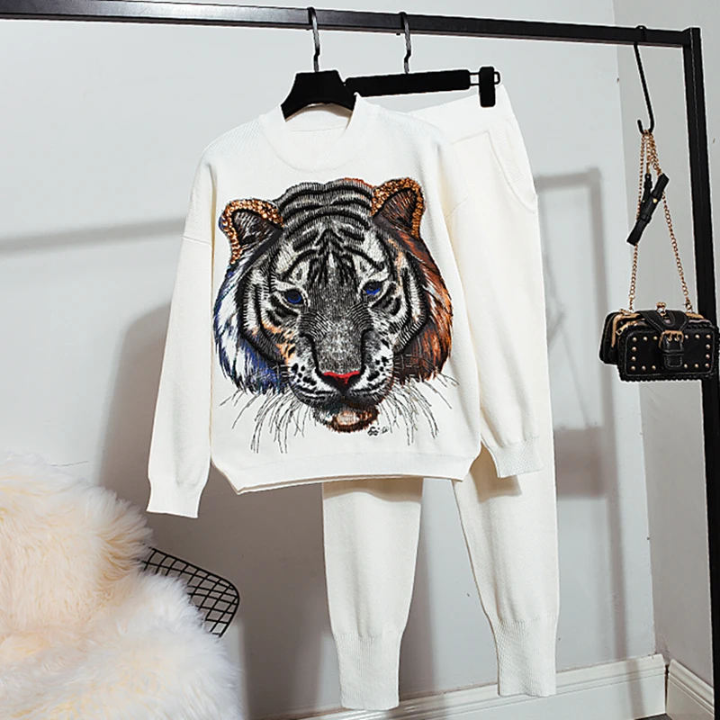 Knitted Tracksuit Women Set Handwork Beading Tiger Pattern Long sleeve Sweater Pants Outfits Loose white Black Knit 2pc Female
Knitted Tracksuit Women Set Handwork Beading Tiger Pattern Long sleeve Sweater Pants Outfits Loose white Black Knit 2pc Female